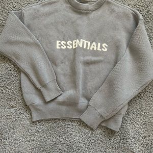 Men’s essentials knit sweater